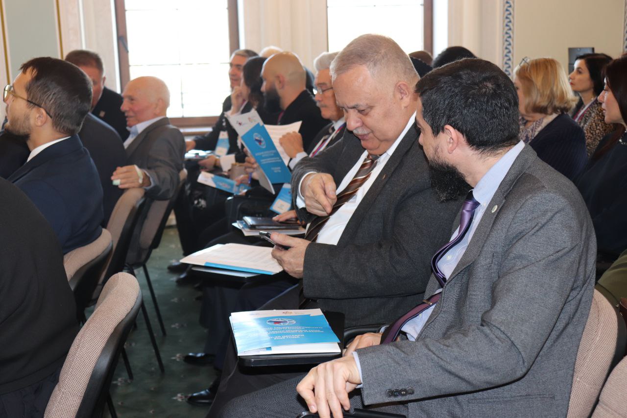 В Республике Крым состоялся международный «круглый стол» по вопросам развития связей крымских татар с соотечественниками за рубежом В Республике Крым состоялся международный «круглый стол» по вопросам развития связей крымских татар с соотечественниками за рубежом