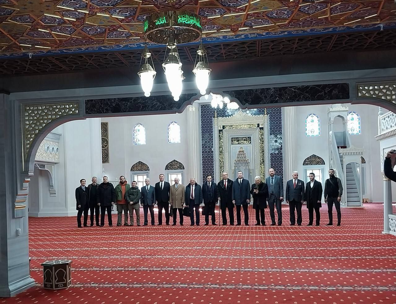 Участники международного «круглого стола» «Развитие связей крымских татар с соотечественниками за рубежом» посетили Соборную мечеть