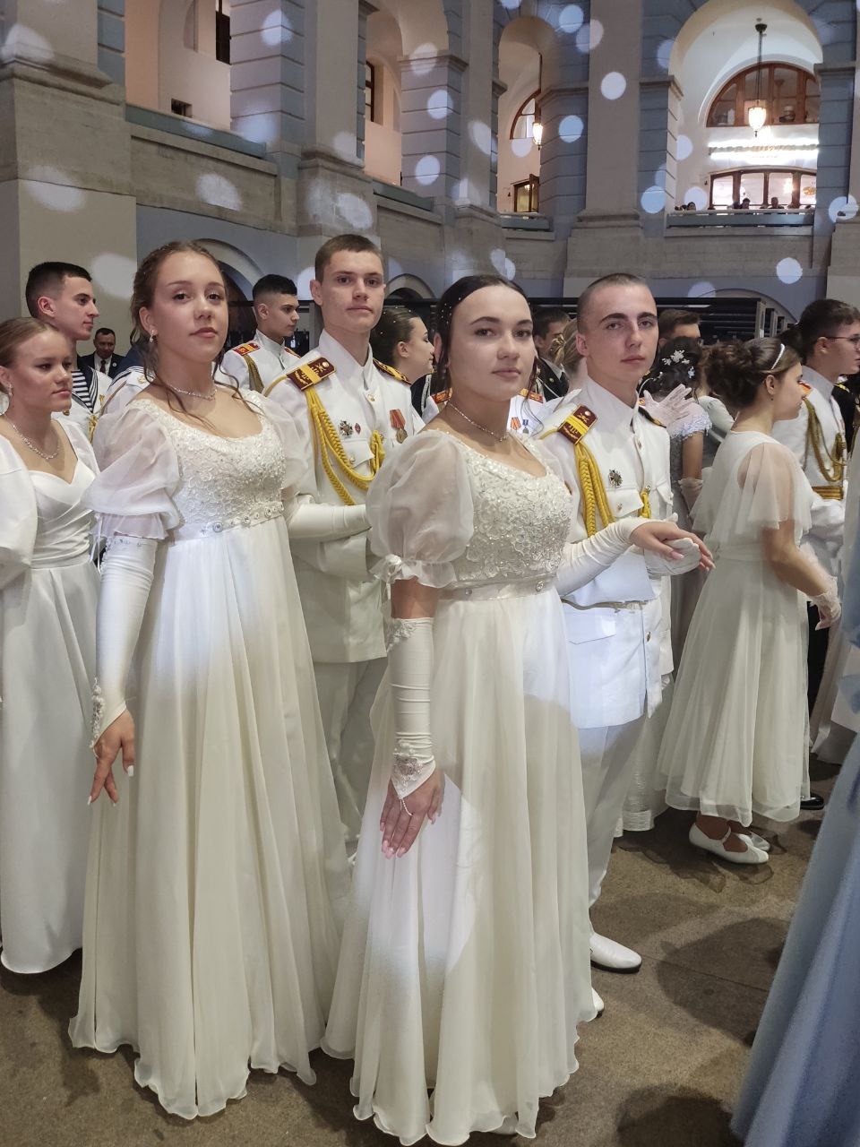 Воспитанники Крымского кадетского корпуса приняли участие в юбилейном Кремлёвском бале в Москве Воспитанники Крымского кадетского корпуса приняли участие в юбилейном Кремлёвском бале в Москве