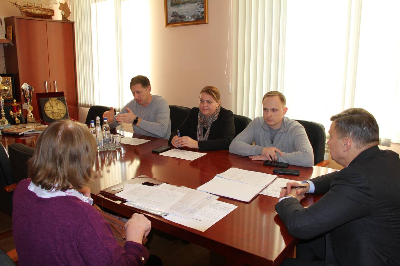 Константин Шимановский: Провёл заключительный в этом году приём граждан! С представителями структурных подразделений Администрации рассмотрели вопросы шести заявителей Константин Шимановский: Провёл заключительный в этом году приём граждан! С представителями структурных подразделений Администрации рассмотрели вопросы шести заявителей