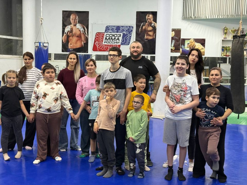 Первая тренировка для детей с ограниченными возможностями здоровья состоялась в спортивном клубе «Доброта»