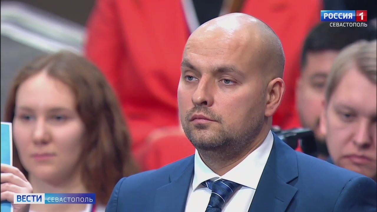 Задать свой вопрос Владимиру Путину готовятся многие известные журналисты