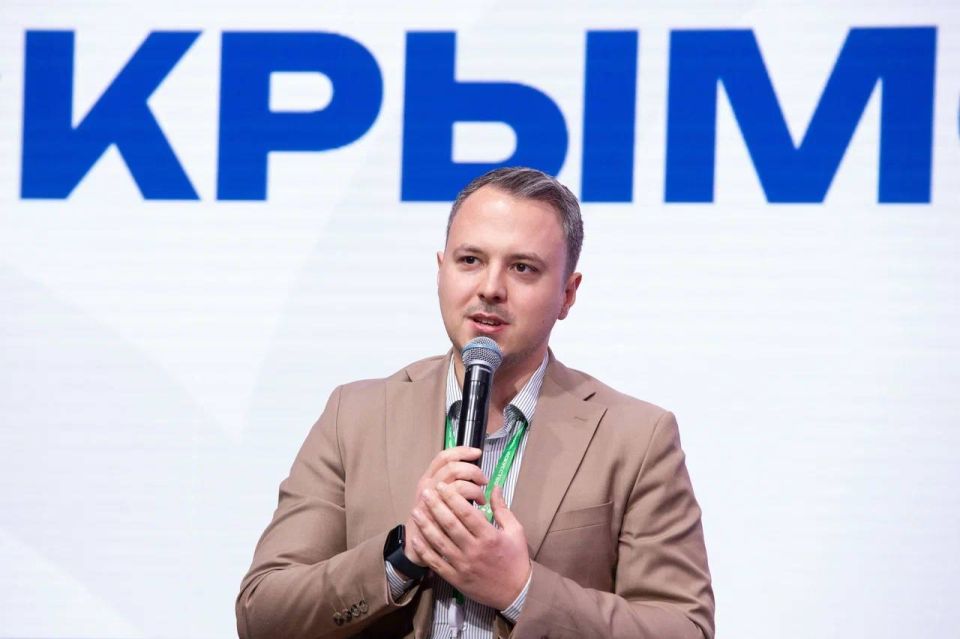 Кирилл Чебышев: С большим интересом принял участие в Форуме для молодых государственных и муниципальных служащих Республики Крым «Крымский вектор», который проходит в эти дни в Академии творческих индустрий «Меганом»... Кирилл Чебышев: С большим интересом принял участие в Форуме для молодых государственных и муниципальных служащих Республики Крым «Крымский вектор», который проходит в эти дни в Академии творческих индустрий «Меганом»...