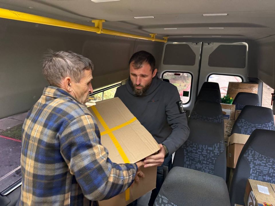 Жители Керчи продолжают демонстрировать единство и поддержку Жители Керчи продолжают демонстрировать единство и поддержку