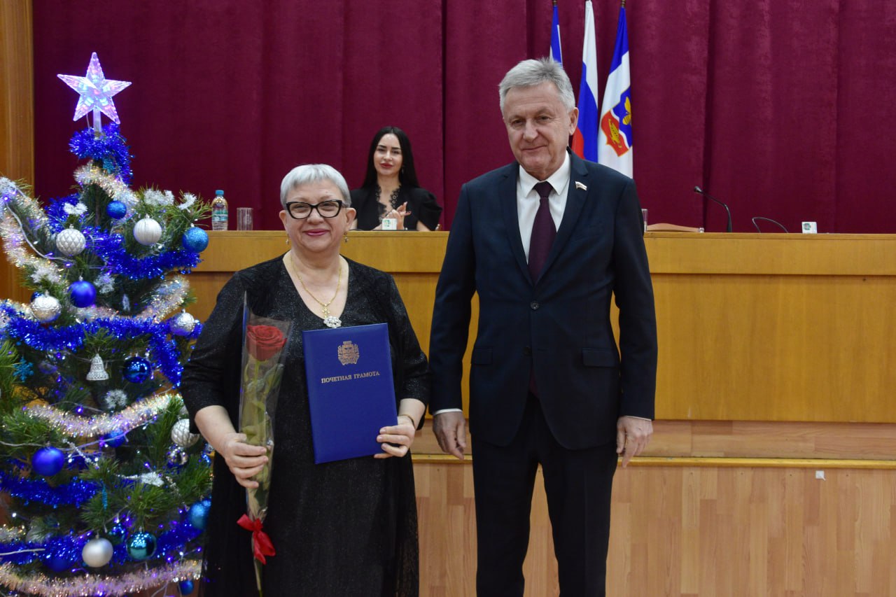 Сегодня под руководством главы муниципального образования — председателя Симферопольского городского совета Виктора Агеева состоялась очередная 35-я сессия Симферопольского городского совета Сегодня под руководством главы муниципального образования — председателя Симферопольского городского совета Виктора Агеева состоялась очередная 35-я сессия Симферопольского городского совета