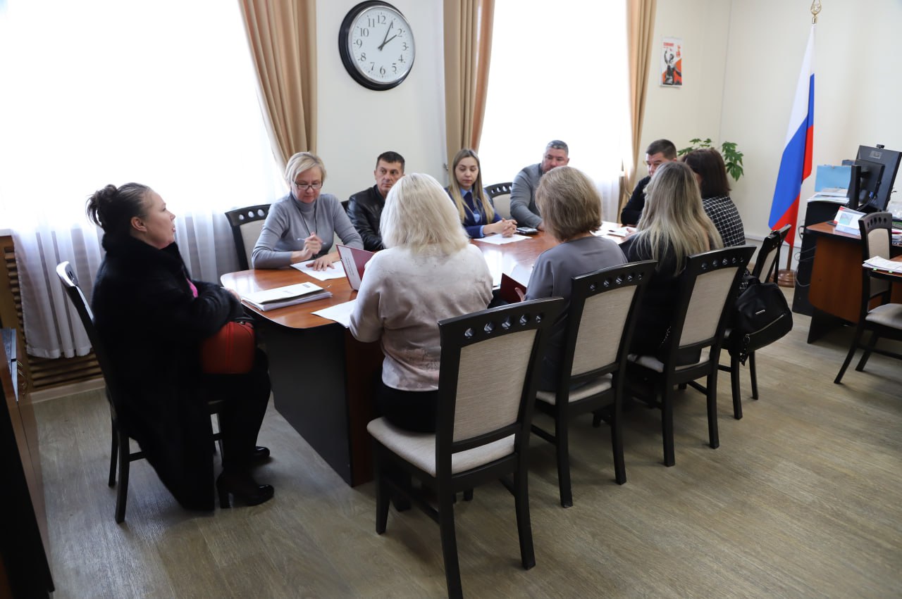 На очередном заседании рабочей группы Межведомственной комиссии Республики Крым, посвящённом борьбе с неформальной занятостью и легализации заработной платы в Бахчисарайском районе, были рассмотрены основные вопросы... На очередном заседании рабочей группы Межведомственной комиссии Республики Крым, посвящённом борьбе с неформальной занятостью и легализации заработной платы в Бахчисарайском районе, были рассмотрены основные вопросы...