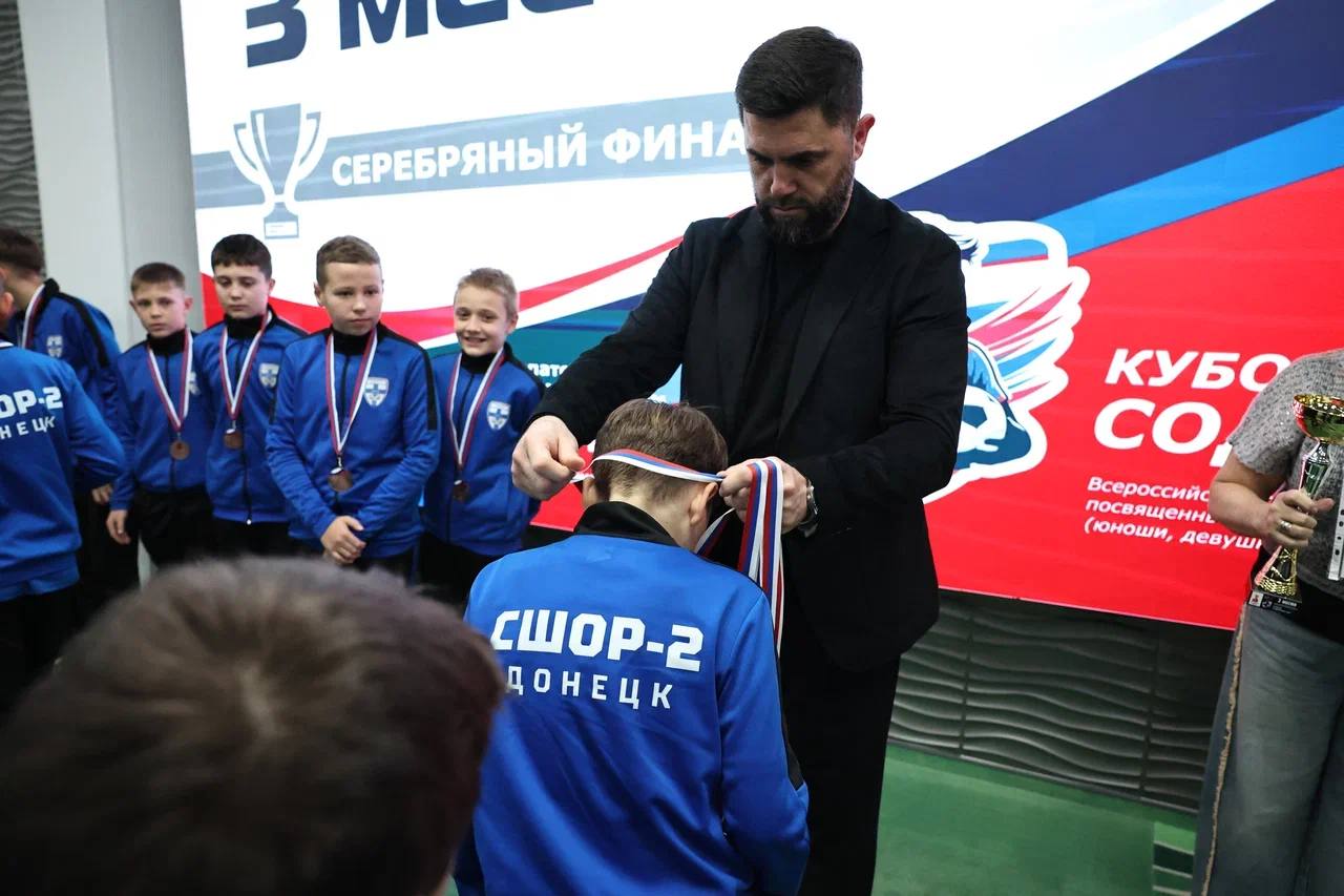 Шериф Османов: В городе Евпатория на СК «АРЕНА КРЫМ» состоялось Всероссийское соревнование по футболу КУБОК СОДРУЖЕСТВА среди юношей 2012-2013г.р., посвященное Дню Конституции РФ Шериф Османов: В городе Евпатория на СК «АРЕНА КРЫМ» состоялось Всероссийское соревнование по футболу КУБОК СОДРУЖЕСТВА среди юношей 2012-2013г.р., посвященное Дню Конституции РФ