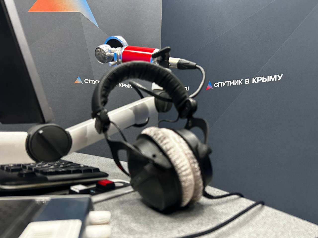 Ждем вас в эфире!. Как всегда стартуем в 7.00! Сегодня в эфире радио "Спутник в Крыму" обсудим: продвижение российских войск в Запорожской области главные заявления Президента России на итоговой коллегии Минобороны самые...