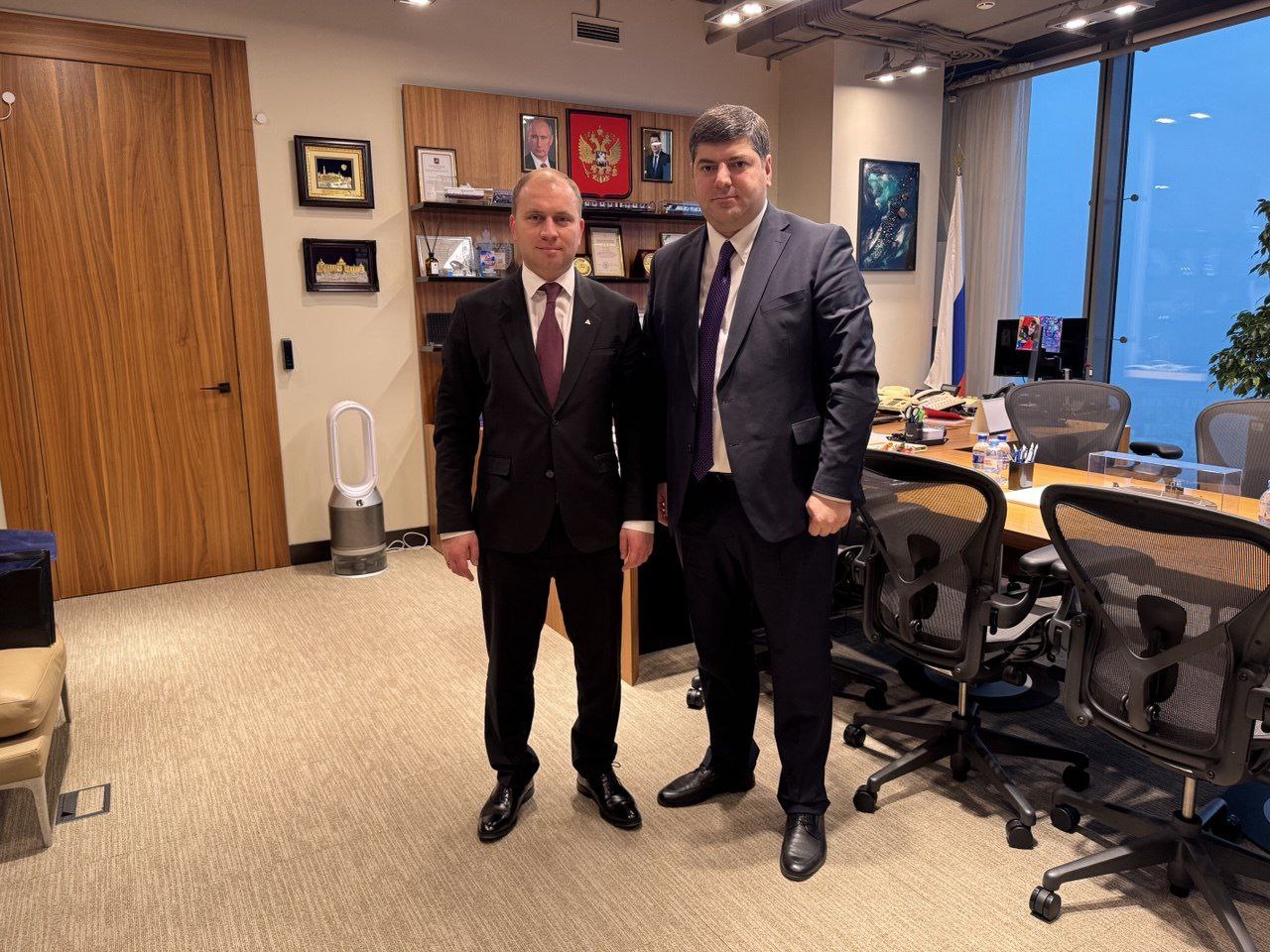 Министр промышленности и торговли Республики Крым Анушаван Агаджанян в ходе рабочей поездки в Москву провёл ряд встреч с заместителями министра промышленности и торговли Российской Федерации Альбертом Каримовым, Романом...