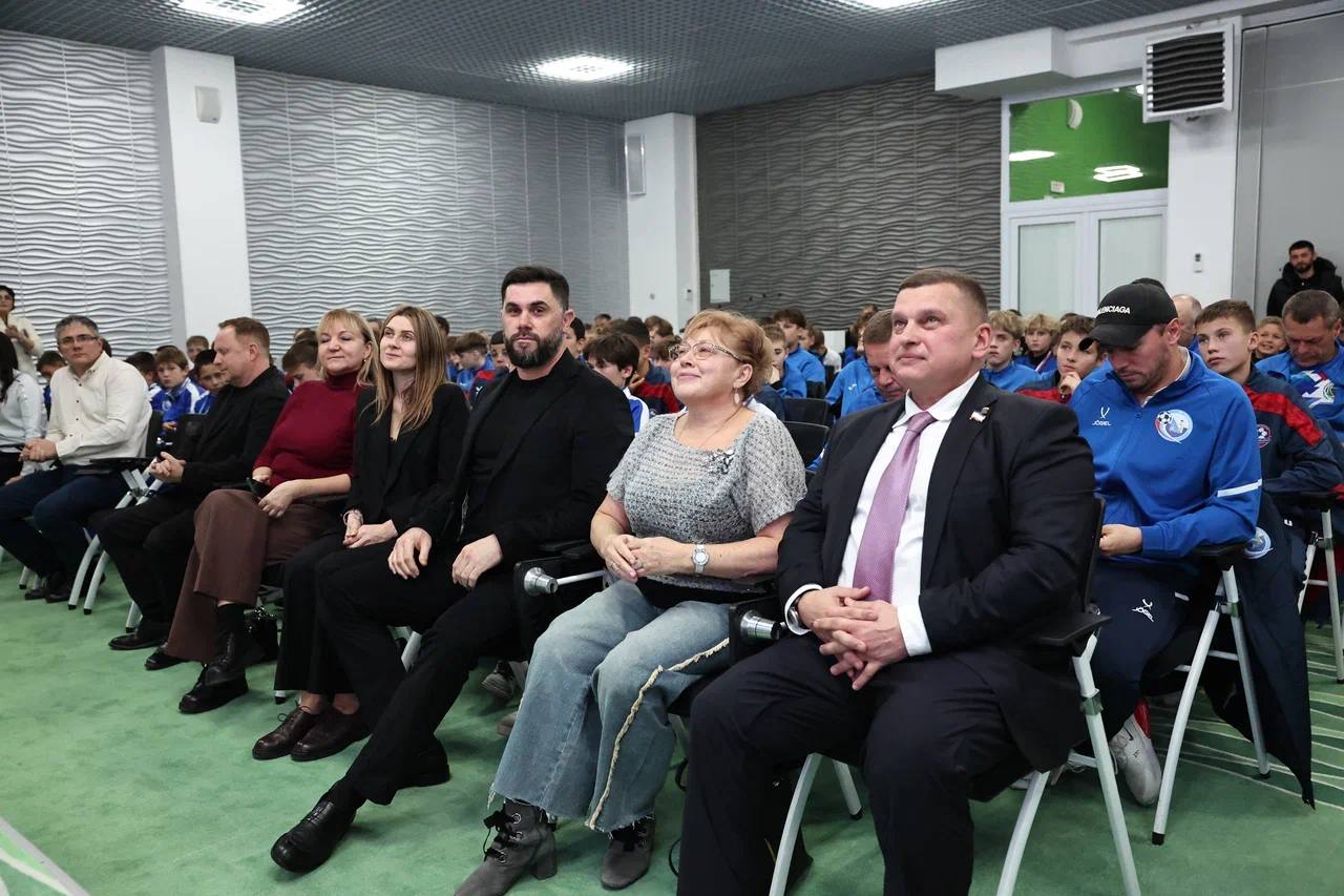 Шериф Османов: В городе Евпатория на СК «АРЕНА КРЫМ» состоялось Всероссийское соревнование по футболу КУБОК СОДРУЖЕСТВА среди юношей 2012-2013г.р., посвященное Дню Конституции РФ Шериф Османов: В городе Евпатория на СК «АРЕНА КРЫМ» состоялось Всероссийское соревнование по футболу КУБОК СОДРУЖЕСТВА среди юношей 2012-2013г.р., посвященное Дню Конституции РФ