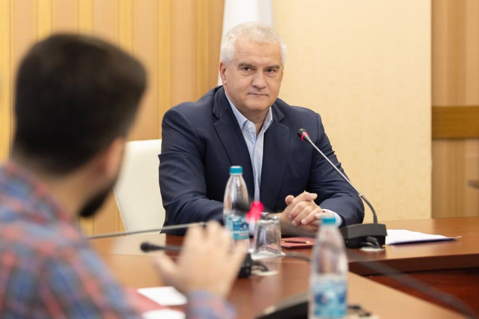 Аксёнов встретился с иностранными журналистами Аксёнов встретился с иностранными журналистами