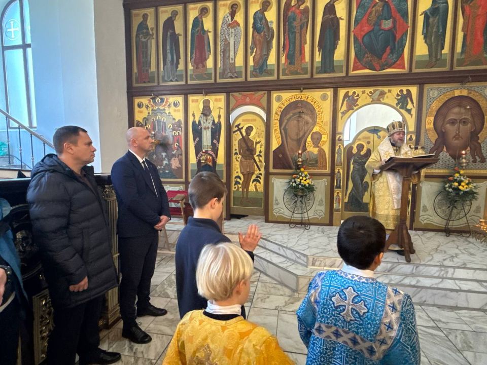 Сегодня весь православный мир отмечает День Святого Николая Чудотворца — большой церковный праздник в честь одного из самых почитаемых святых в христианстве Сегодня весь православный мир отмечает День Святого Николая Чудотворца — большой церковный праздник в честь одного из самых почитаемых святых в христианстве