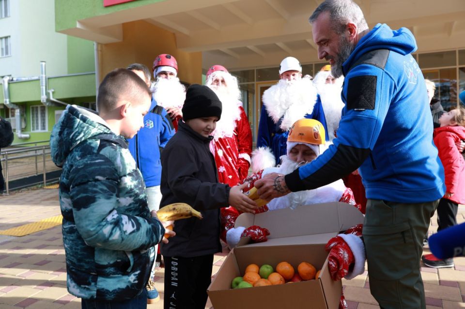 Для юных крымчан провели Новогодний десант Для юных крымчан провели Новогодний десант