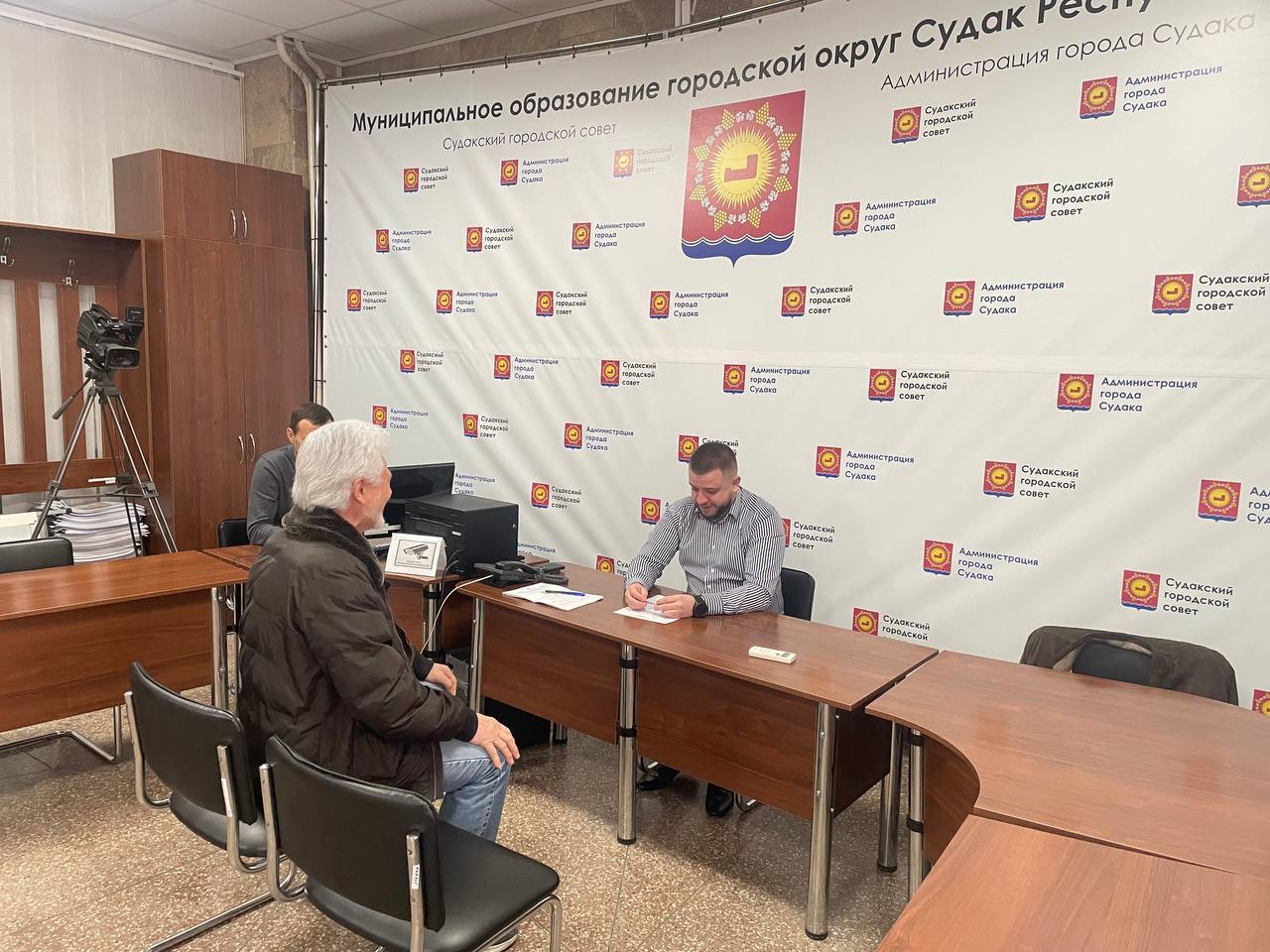 Кирилл Чебышев: Сегодня вместе с заместителем главы администрации Александром Захарчуком провел традиционный пятничный прием граждан Кирилл Чебышев: Сегодня вместе с заместителем главы администрации Александром Захарчуком провел традиционный пятничный прием граждан