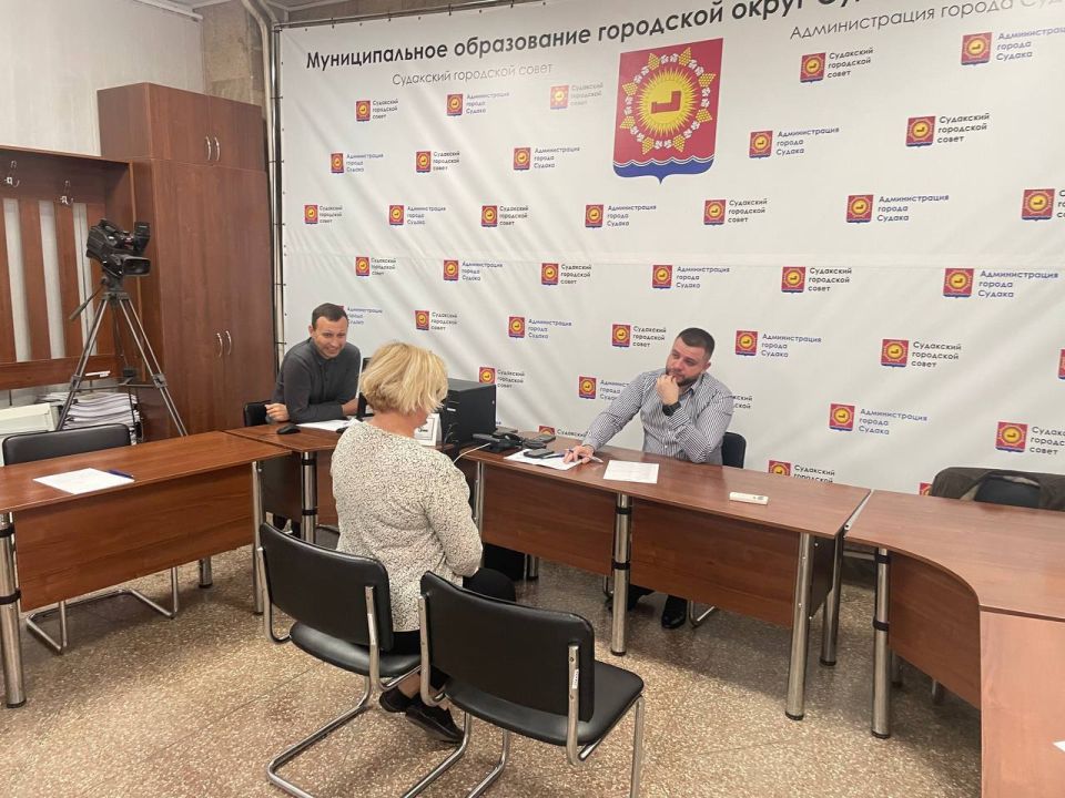 Кирилл Чебышев: Сегодня вместе с заместителем главы администрации Александром Захарчуком провел традиционный пятничный прием граждан Кирилл Чебышев: Сегодня вместе с заместителем главы администрации Александром Захарчуком провел традиционный пятничный прием граждан