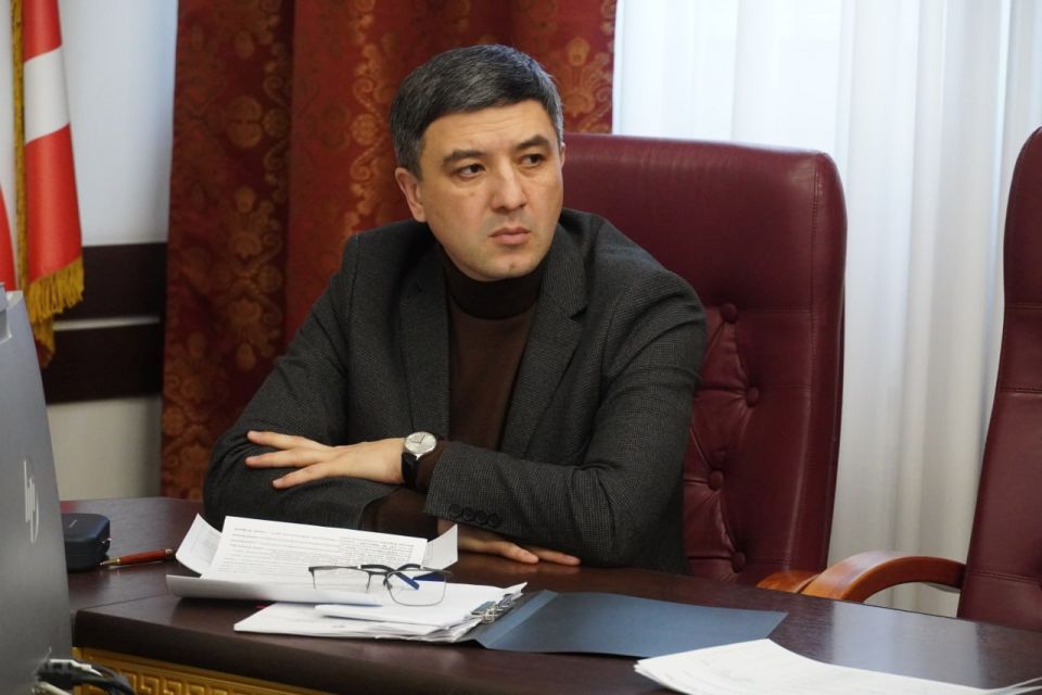 Заместитель министра юстиции Республики Крым Ленур Абдураманов принял участие в заседании комиссии по делам несовершеннолетних и защите их прав при администрации города Керчи