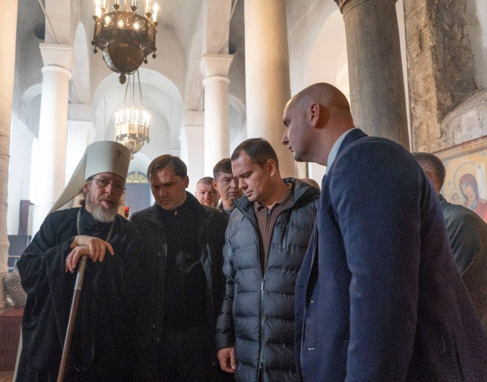 Сегодня весь православный мир отмечает День Святого Николая Чудотворца — большой церковный праздник в честь одного из самых почитаемых святых в христианстве Сегодня весь православный мир отмечает День Святого Николая Чудотворца — большой церковный праздник в честь одного из самых почитаемых святых в христианстве