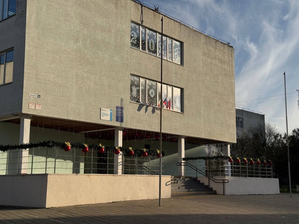 На территории школы № 26 им. Героя Советского Союза Д.Т. Доева завершили асфальтные работы