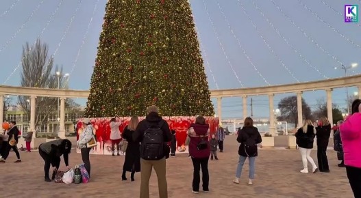 Зажжение огней на елке.. #Керчь