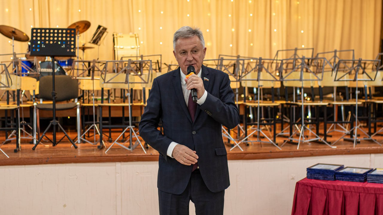 В Симферополе состоялась торжественная церемония чествования одарённых учащихся города по итогам 2025 года В Симферополе состоялась торжественная церемония чествования одарённых учащихся города по итогам 2025 года