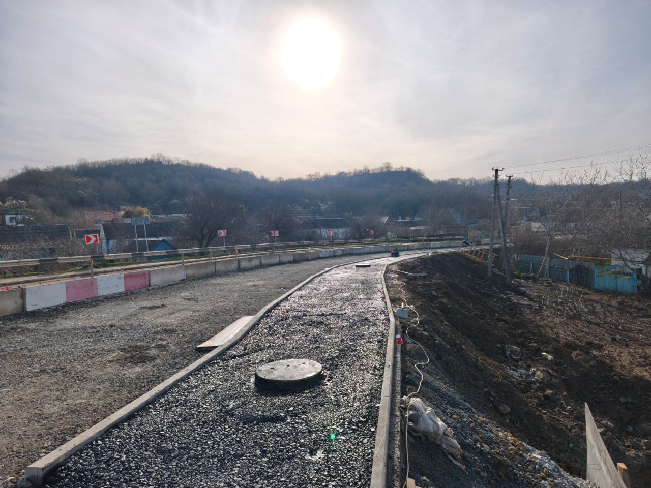 Благодаря национальному проекту «Инфраструктура для жизни» в Республике Крым на автомобильной дороге Тополи – Севастьяновка активно ведется реконструкция мостового перехода Благодаря национальному проекту «Инфраструктура для жизни» в Республике Крым на автомобильной дороге Тополи – Севастьяновка активно ведется реконструкция мостового перехода