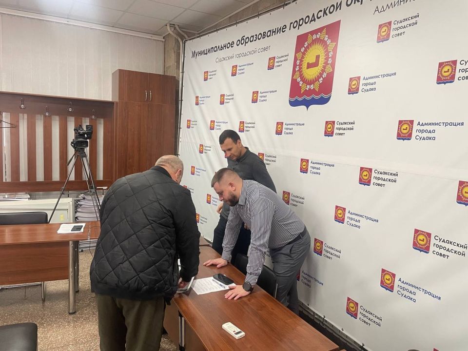 Кирилл Чебышев: Сегодня вместе с заместителем главы администрации Александром Захарчуком провел традиционный пятничный прием граждан Кирилл Чебышев: Сегодня вместе с заместителем главы администрации Александром Захарчуком провел традиционный пятничный прием граждан