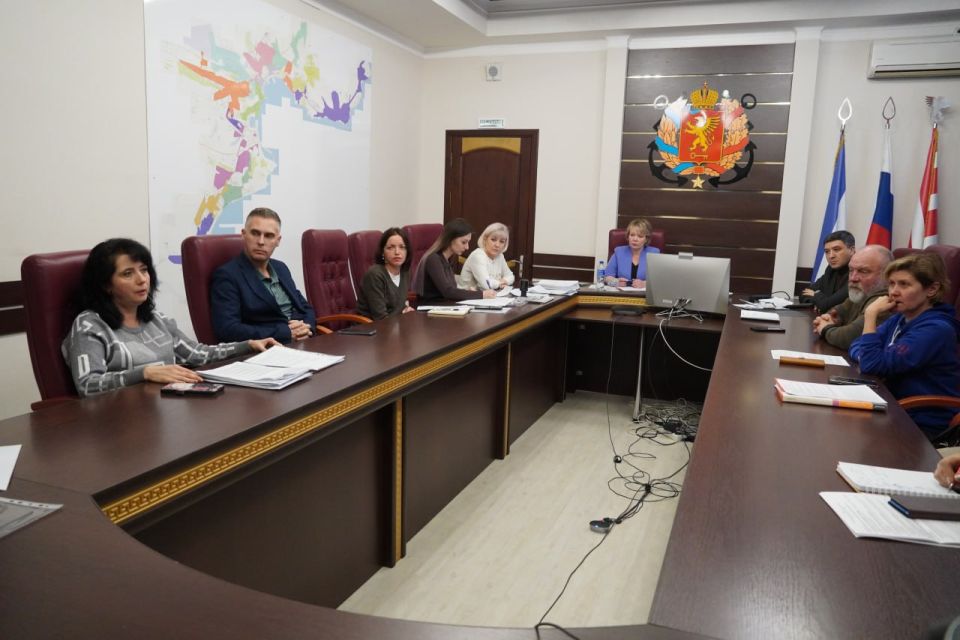 Заместитель министра юстиции Республики Крым Ленур Абдураманов принял участие в заседании комиссии по делам несовершеннолетних и защите их прав при администрации города Керчи Заместитель министра юстиции Республики Крым Ленур Абдураманов принял участие в заседании комиссии по делам несовершеннолетних и защите их прав при администрации города Керчи