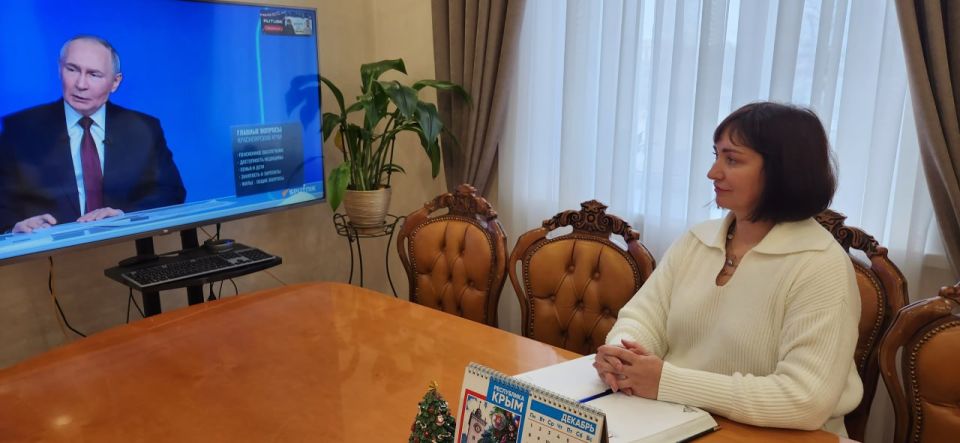 Лариса Кулинич: Внимательно смотрела сегодня «Итоги года с Владимиром Путиным» Лариса Кулинич: Внимательно смотрела сегодня «Итоги года с Владимиром Путиным»