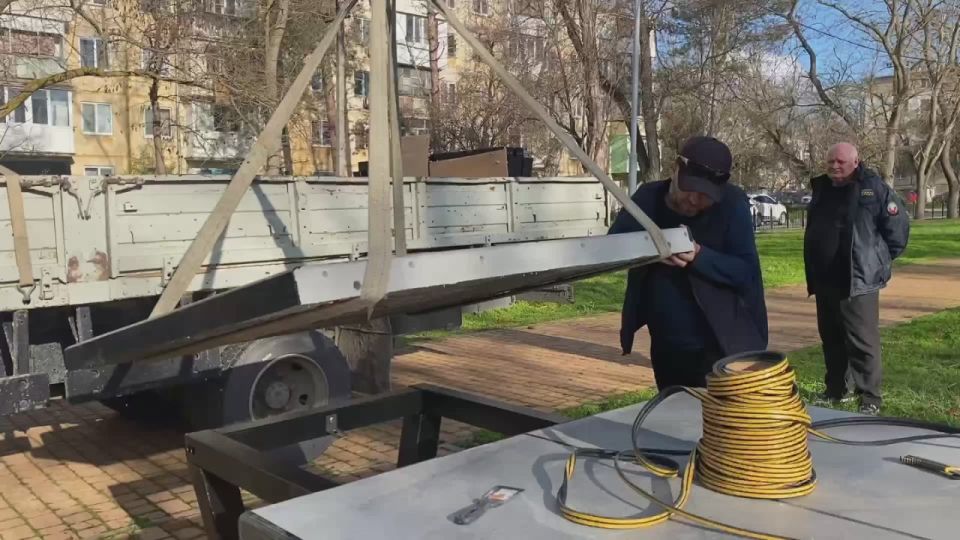 Антивандальные столы для игры в пинг-понг устанавливают в городских парках