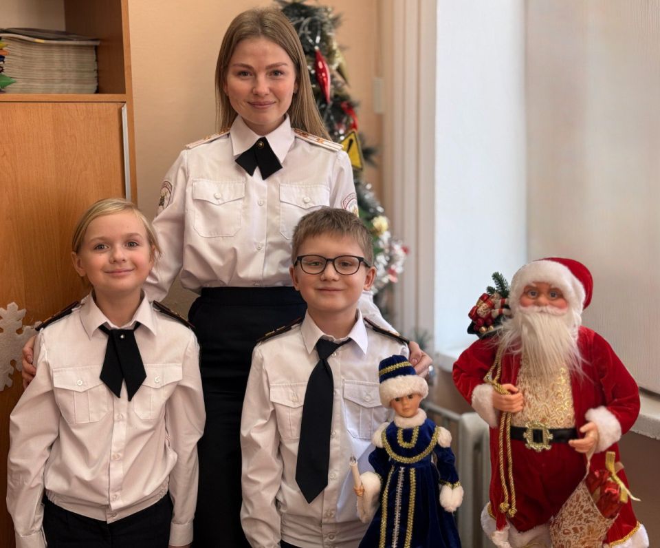 В преддверии Нового года инспектор по особым поручениям группы пропаганды безопасности дорожного движения управления Госавтоинспекции МВД по Республике Крым, майор полиции Анна Щенникова, вместе с учащимися кадетского класса...