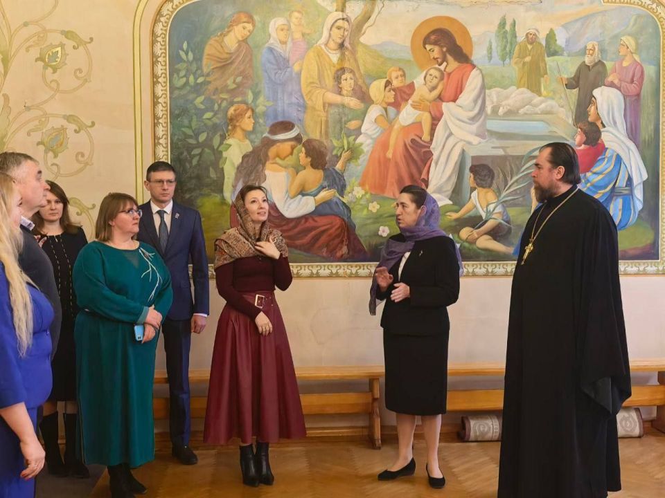 Анна Кузнецова: Ребятам из Курской православной гимназии во имя преподобного Феодосия Печерского передали подарки к Новому году и Рождеству Христову! Анна Кузнецова: Ребятам из Курской православной гимназии во имя преподобного Феодосия Печерского передали подарки к Новому году и Рождеству Христову!