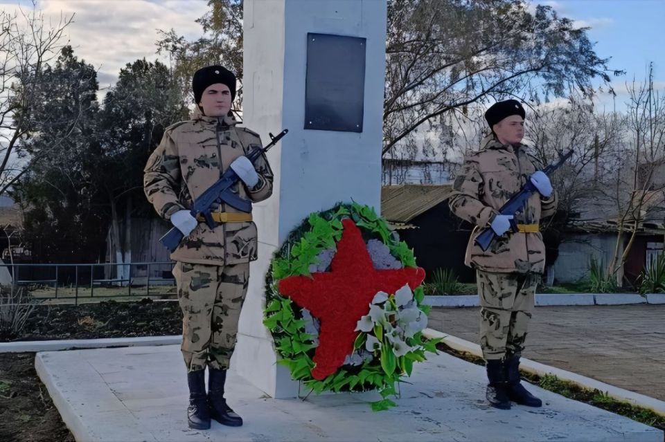 В Крыму росгвардейцы провели митинг в честь Героя СССР Дмитрия Челядинова
