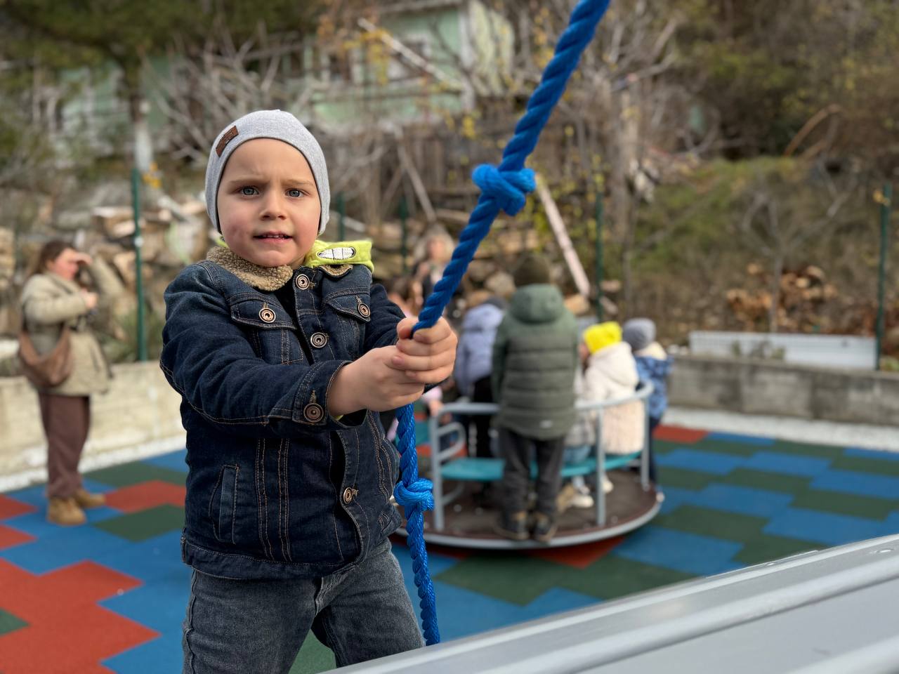 Константин Шимановский: Подарок к Новому году детям Ялты три новые детские площадки! Продолжаем совершенствовать инфраструктуру города и выполнять наказы наших избирателей Константин Шимановский: Подарок к Новому году детям Ялты три новые детские площадки! Продолжаем совершенствовать инфраструктуру города и выполнять наказы наших избирателей