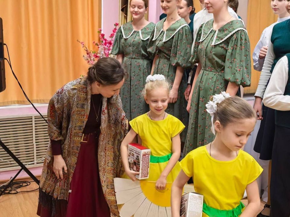 Анна Кузнецова: Ребятам из Курской православной гимназии во имя преподобного Феодосия Печерского передали подарки к Новому году и Рождеству Христову! Анна Кузнецова: Ребятам из Курской православной гимназии во имя преподобного Феодосия Печерского передали подарки к Новому году и Рождеству Христову!