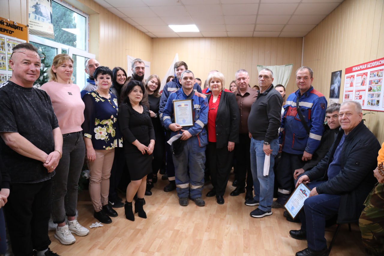 Галина Огнёва: Дорогие алуштинцы, сегодня – особенный день! День тех, кто дарит нам свет, о ком мы не всегда задумываемся в повседневной суете, но без кого немыслима наша жизнь – День энергетика! Галина Огнёва: Дорогие алуштинцы, сегодня – особенный день! День тех, кто дарит нам свет, о ком мы не всегда задумываемся в повседневной суете, но без кого немыслима наша жизнь – День энергетика!