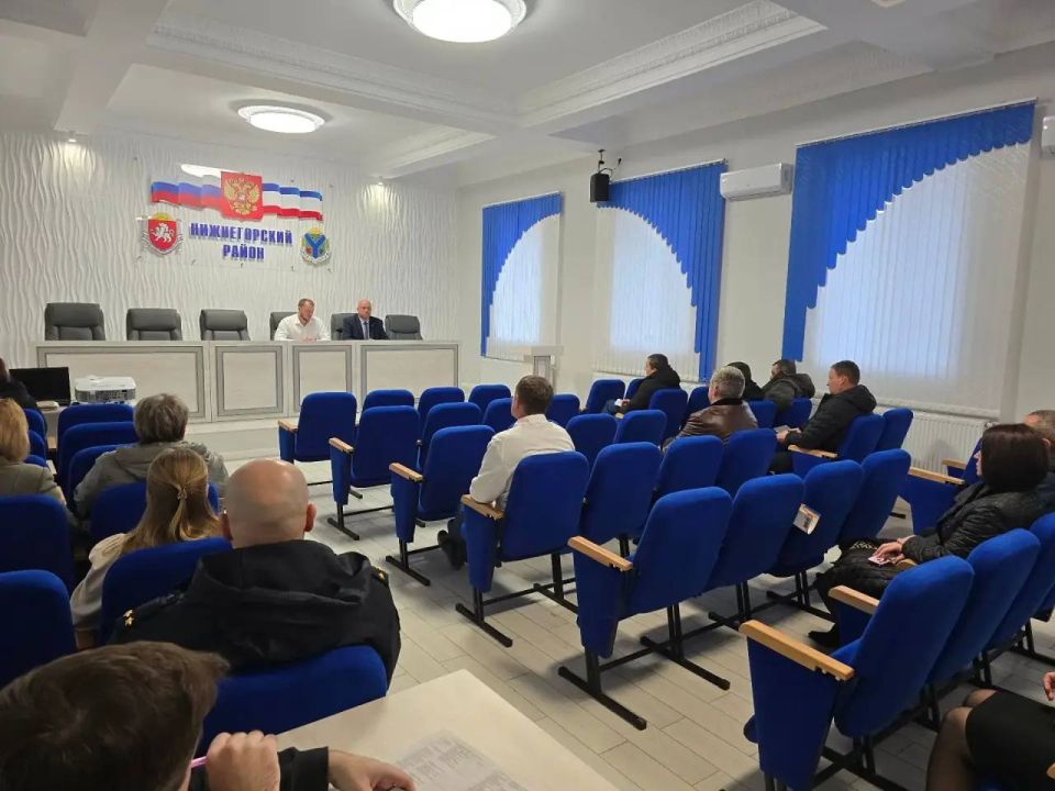 Антон Кравец: Сегодня совместно с председателем районного совета Дмитрием Мильгевским провёл аппаратное совещание с руководителями предприятий и организаций района Антон Кравец: Сегодня совместно с председателем районного совета Дмитрием Мильгевским провёл аппаратное совещание с руководителями предприятий и организаций района