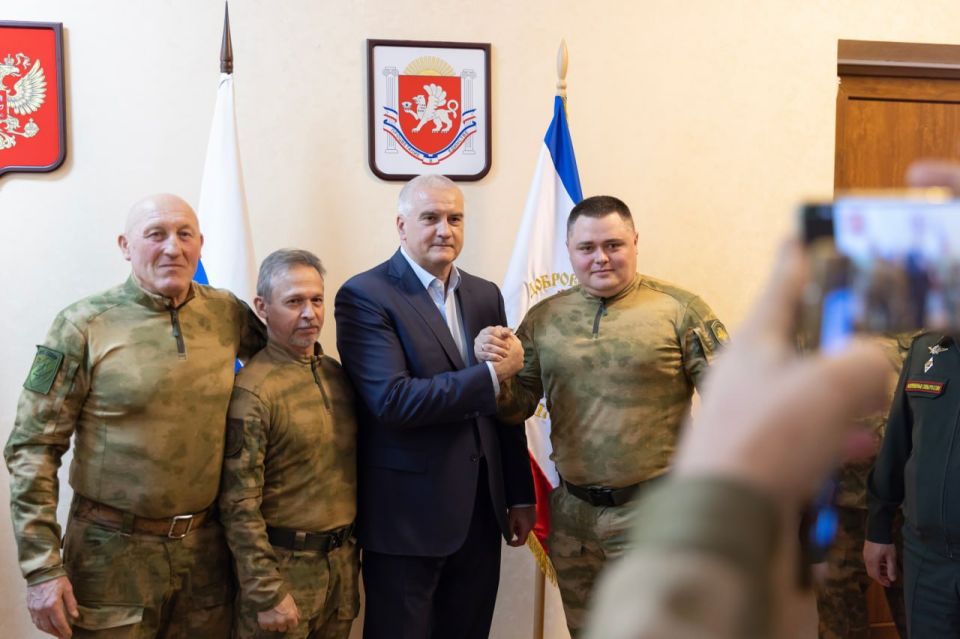 Бойцам «Барс-Крым» вручили удостоверения ветеранов боевых действий Бойцам «Барс-Крым» вручили удостоверения ветеранов боевых действий