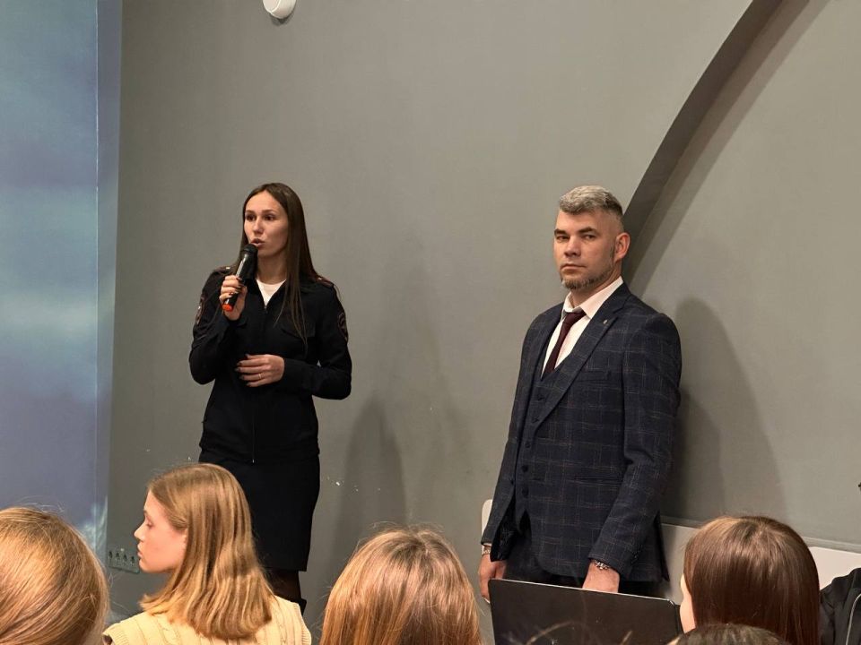 В рамках оперативно-профилактического мероприятия «Стоп мошенник!» севастопольские полицейские совместно с прокуратурой организовали лекцию для студентов