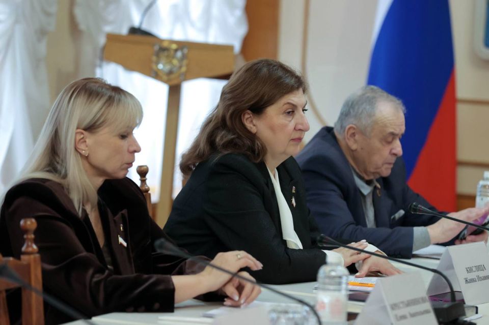 Заседание Комитета по государственному строительству и местному самоуправлению Заседание Комитета по государственному строительству и местному самоуправлению