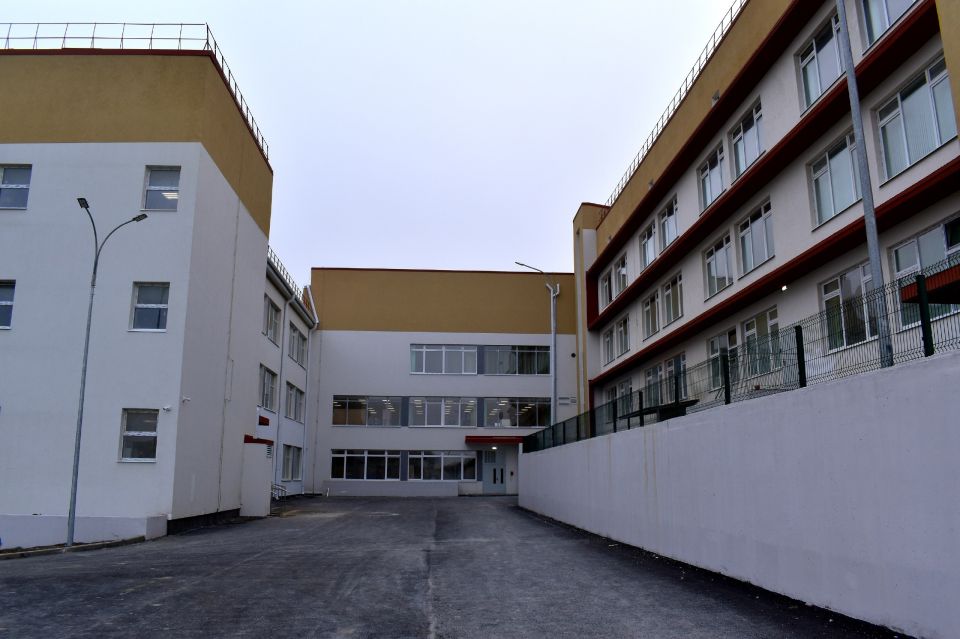 В микрорайоне Челноковского массива Феодосии завершается строительство школы на 800 мест В микрорайоне Челноковского массива Феодосии завершается строительство школы на 800 мест