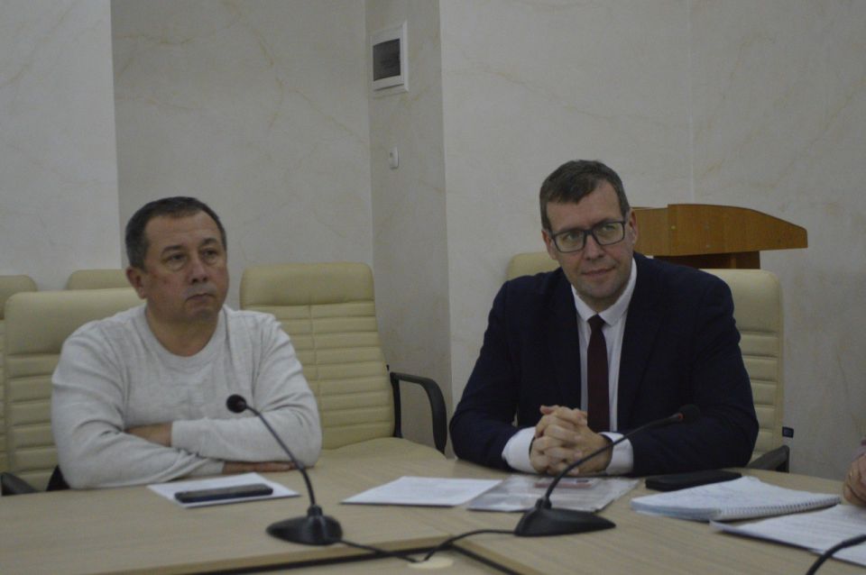 В Министерстве образования, науки и молодёжи Республики Крым прошло заседание Общественного совета В Министерстве образования, науки и молодёжи Республики Крым прошло заседание Общественного совета