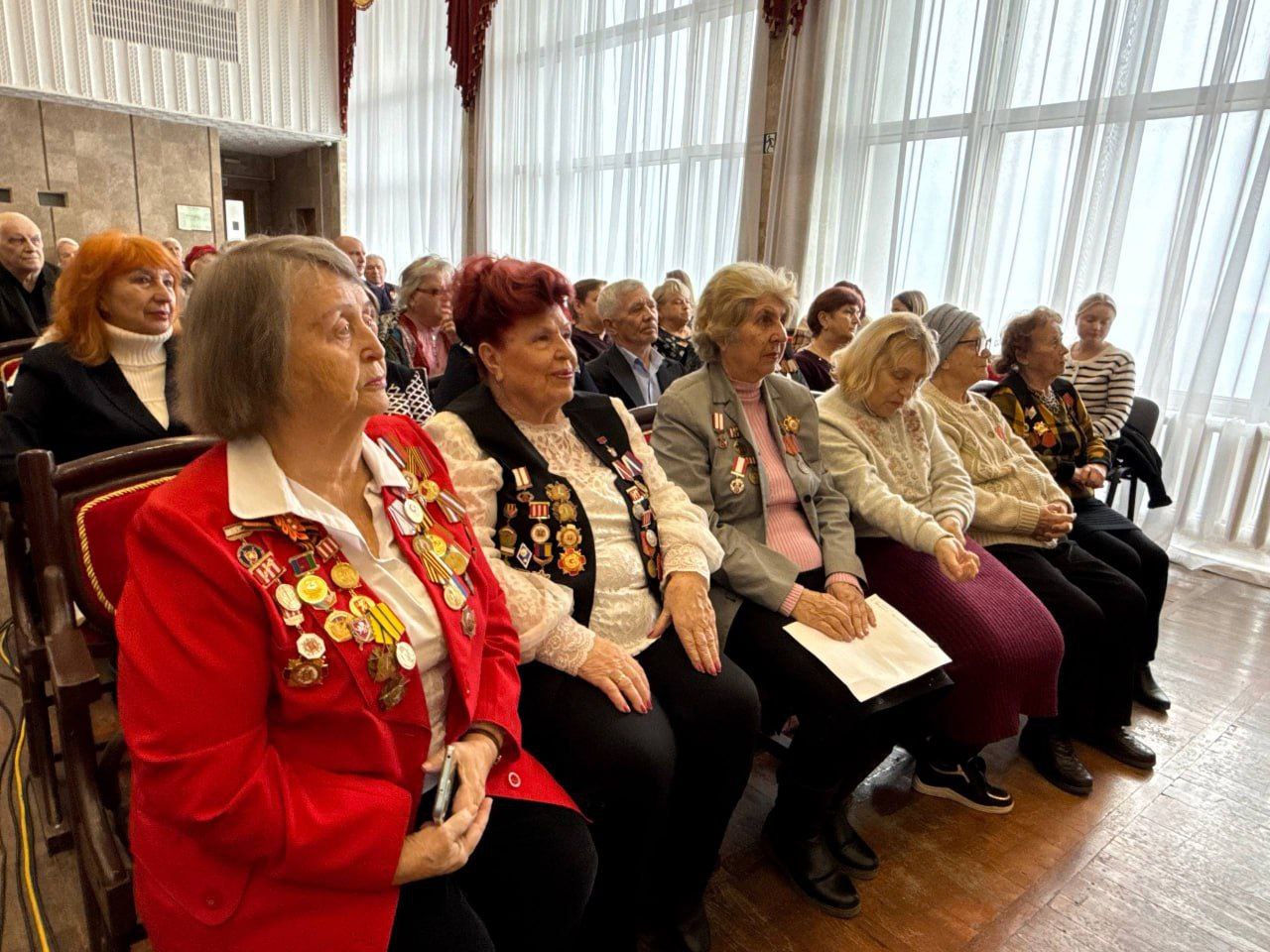В Керчи чествовали волонтеров организации ветеранов города В Керчи чествовали волонтеров организации ветеранов города