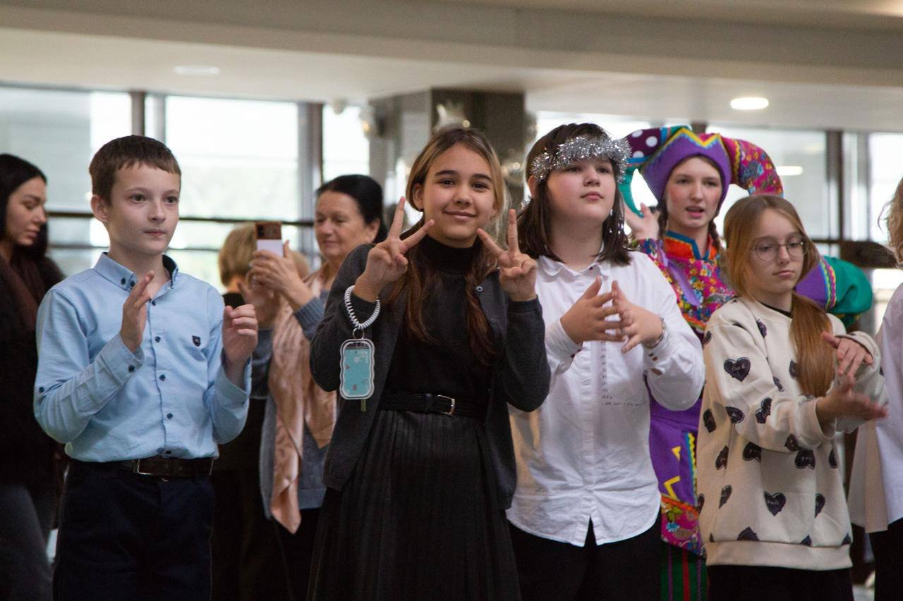 Владимир Константинов:. «Парламентская ёлка» — наше традиционное мероприятие Владимир Константинов:. «Парламентская ёлка» — наше традиционное мероприятие