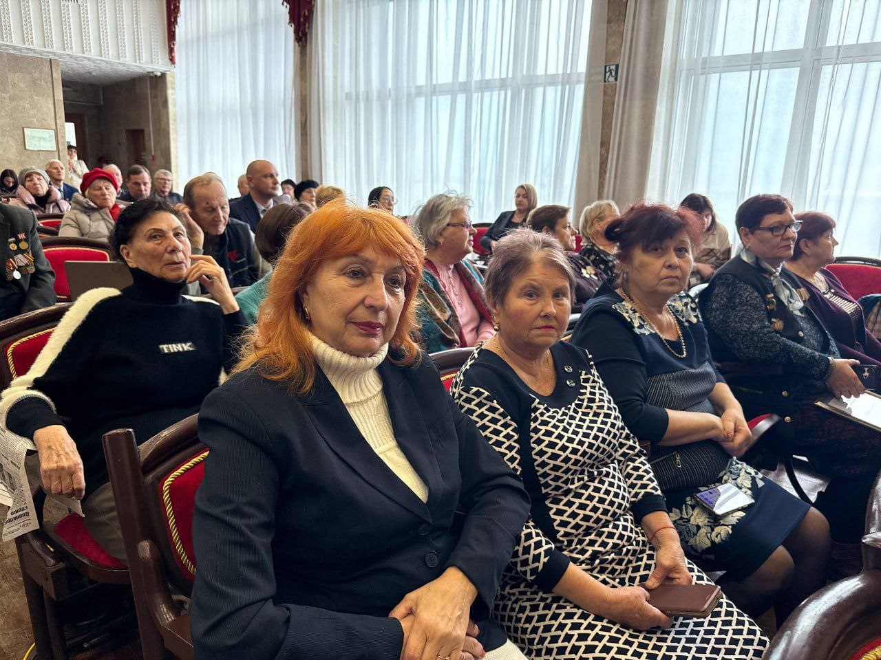 В Керчи чествовали волонтеров организации ветеранов города В Керчи чествовали волонтеров организации ветеранов города