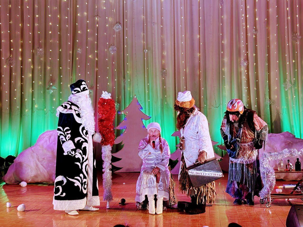 Инна Федоренко: Для самых настоящих ценителей чудес – для деток – сегодня работники культуры района устроили замечательное представление! Инна Федоренко: Для самых настоящих ценителей чудес – для деток – сегодня работники культуры района устроили замечательное представление!