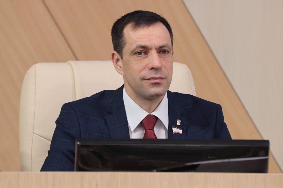 В Крыму увеличили штрафы за нарушение тишины и приставание к гражданам В Крыму увеличили штрафы за нарушение тишины и приставание к гражданам