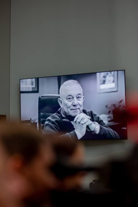 Альберт Куршутов: Сегодня в Совете министров Крыма торжественно наградили победителей ХII ежегодной премии «Журналист года» за 2025 год Альберт Куршутов: Сегодня в Совете министров Крыма торжественно наградили победителей ХII ежегодной премии «Журналист года» за 2025 год