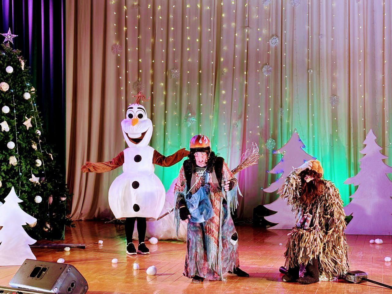 Инна Федоренко: Для самых настоящих ценителей чудес – для деток – сегодня работники культуры района устроили замечательное представление! Инна Федоренко: Для самых настоящих ценителей чудес – для деток – сегодня работники культуры района устроили замечательное представление!