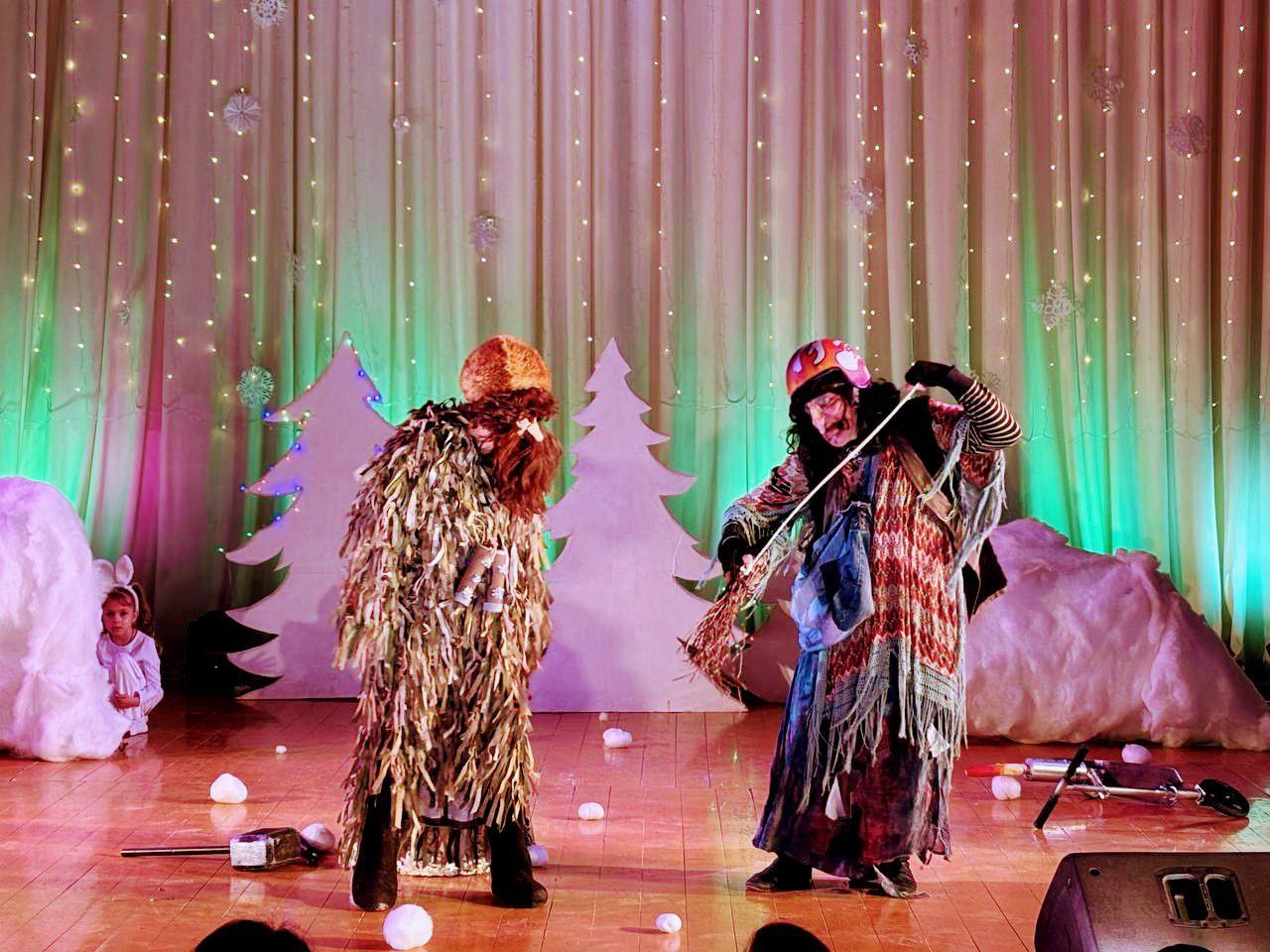 Инна Федоренко: Для самых настоящих ценителей чудес – для деток – сегодня работники культуры района устроили замечательное представление! Инна Федоренко: Для самых настоящих ценителей чудес – для деток – сегодня работники культуры района устроили замечательное представление!