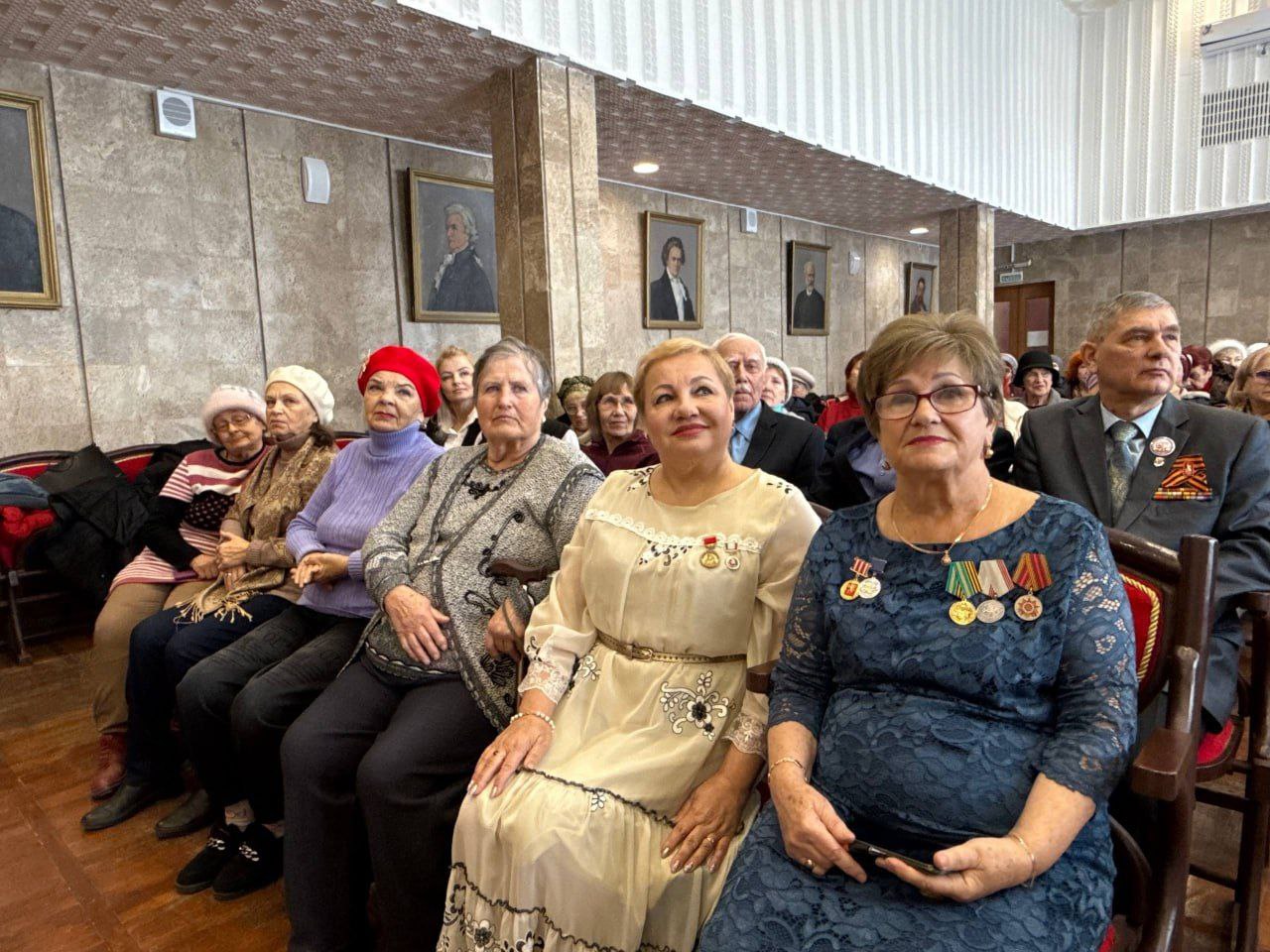 В Керчи чествовали волонтеров организации ветеранов города В Керчи чествовали волонтеров организации ветеранов города